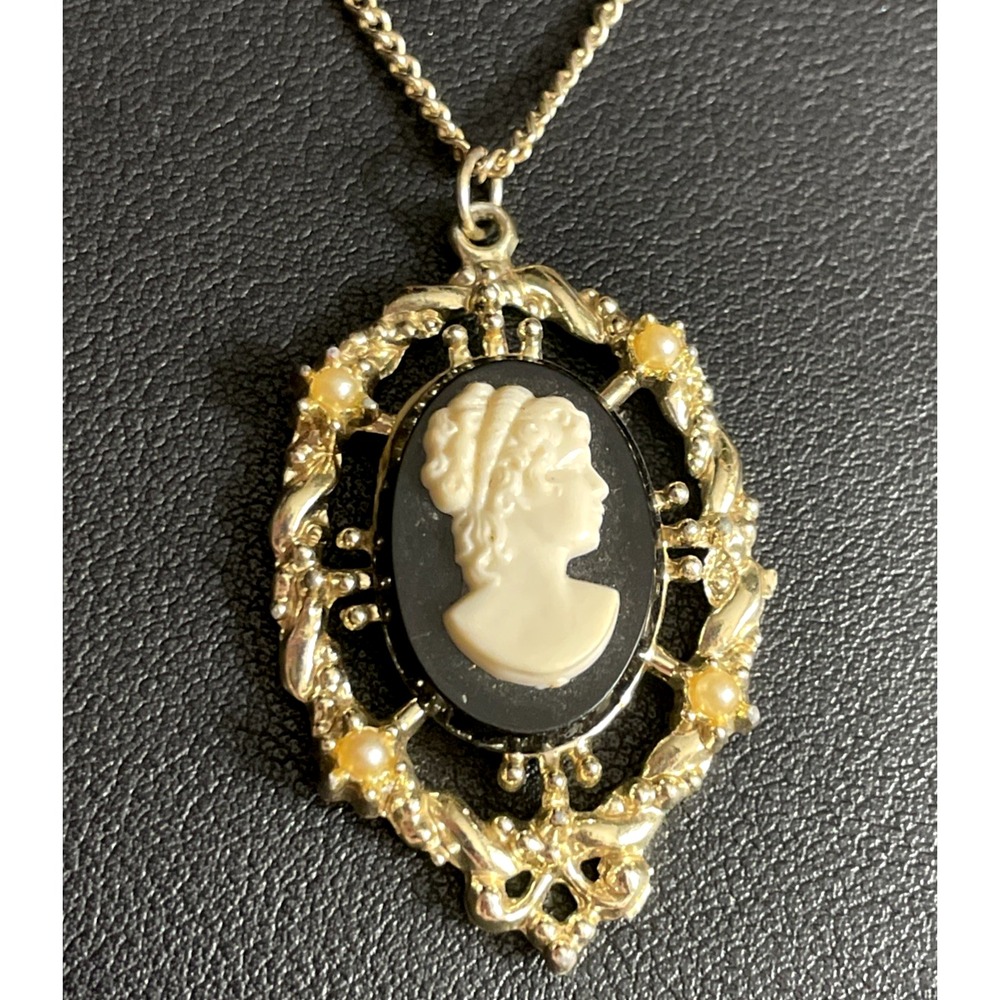 Vintage Cameo Pendant Necklace 16" Victorian Revival Black Gold Tone Faux Pearl‎